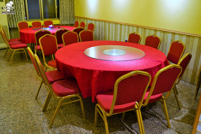 品粵小館 聚餐 聚餐 螃蟹 家庭聚會 捷運 巷弄 合菜 港粵 高雄必吃