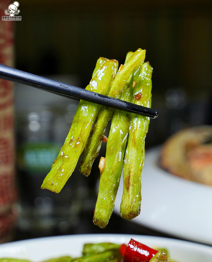 品粵小館 聚餐 聚餐 螃蟹 家庭聚會 捷運 巷弄 合菜 港粵 高雄必吃