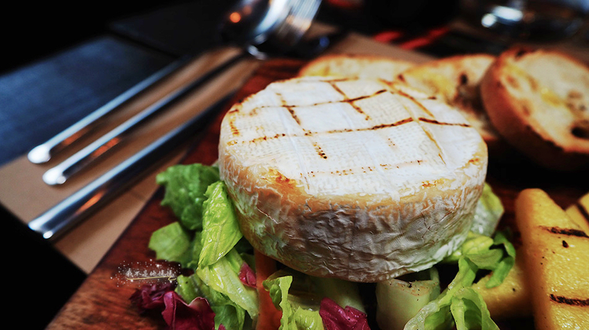 華山拍照打卡,情人節約會餐廳,中正區包廂小酒館,中正區pub,華山小酒館,華山pub,華山文創,華山市集,元宵節市集,華山約會餐廳推薦,北義料理