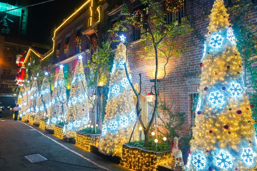 瓦庫燒肉！台中聖誕節最閃亮的聖誕打卡景點，每年必訪