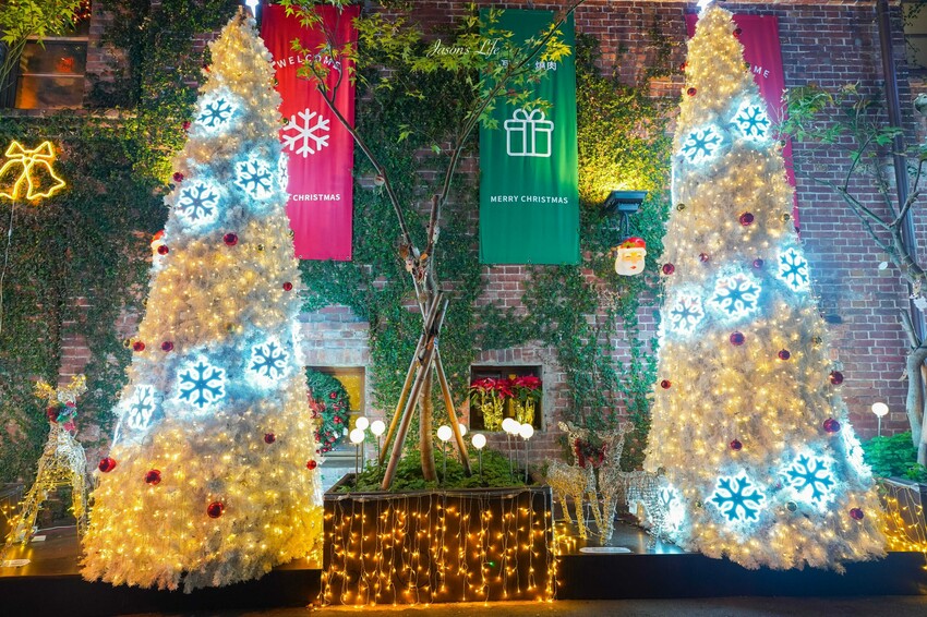 瓦庫燒肉！台中聖誕節最閃亮的聖誕打卡景點，每年必訪