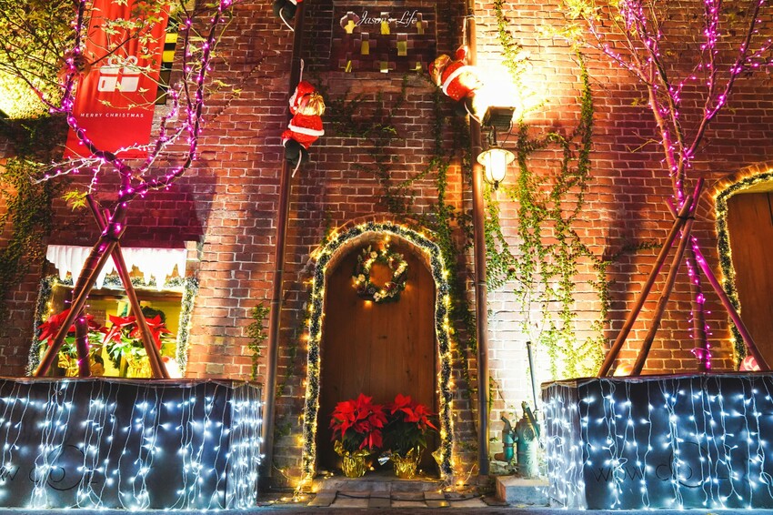 【台中中區|景點】瓦庫燒肉 WOW COOL。2022年聖誕節最新作品,打造超大薑餅屋,免費供旅客拍照