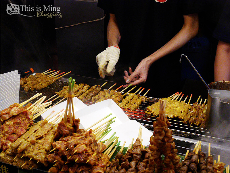 【台中西屯│食記】逢甲夜市 三爹碳夯沙嗲～好吃的沙嗲醬串烤