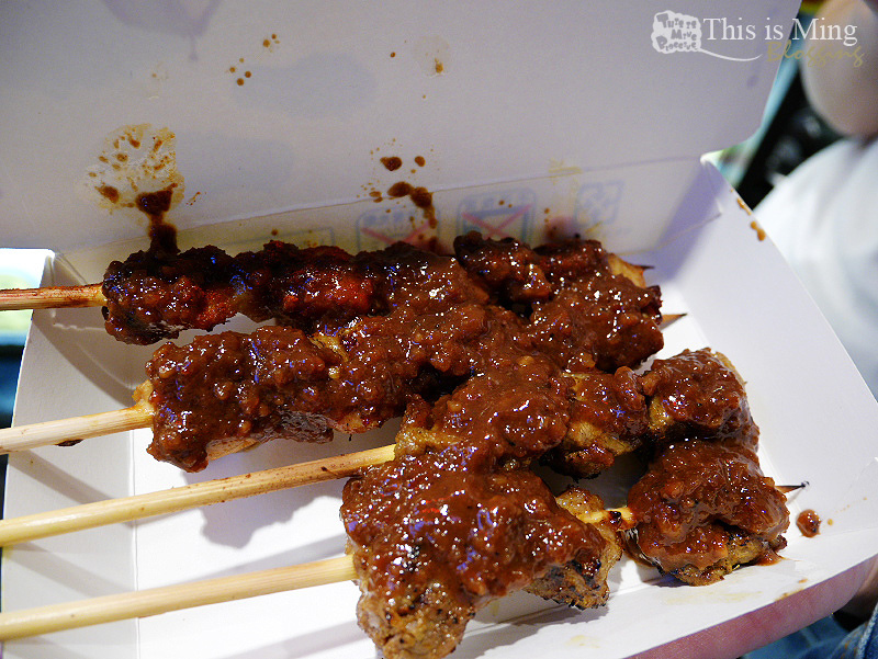 【台中西屯│食記】逢甲夜市 三爹碳夯沙嗲～好吃的沙嗲醬串烤