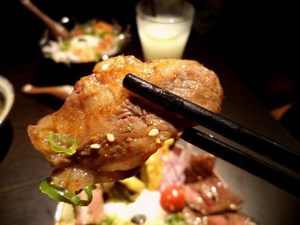 【台北大安區】忠孝敦化捷運站-瀟灑霸氣十足的男子漢料理!!漂丿(ㄆㄧㄝˇ)燒肉食堂