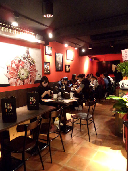 【台北大安區】忠孝敦化捷運站-瀟灑霸氣十足的男子漢料理!!漂丿(ㄆㄧㄝˇ)燒肉食堂