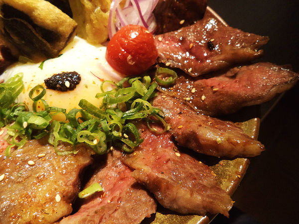 【台北大安區】忠孝敦化捷運站-瀟灑霸氣十足的男子漢料理!!漂丿(ㄆㄧㄝˇ)燒肉食堂