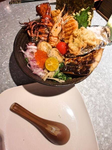 漂丿燒肉食堂:❤️美食❤️【台北。大安】漂丿燒肉食堂★男子漢燒肉飯/霸道美味/奢華海鮮大盛丼