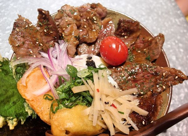 漂丿燒肉食堂:❤️美食❤️【台北。大安】漂丿燒肉食堂★男子漢燒肉飯/霸道美味/奢華海鮮大盛丼