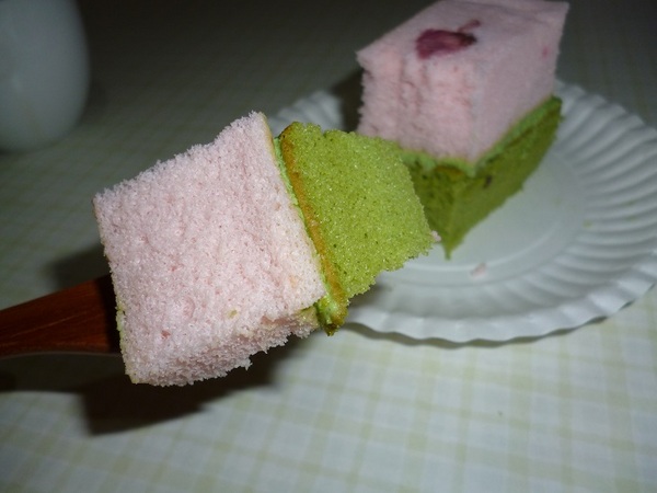 聖瑪莉(國父紀念館店)：翩翩櫻花加上一抺綠意--聖瑪莉抹茶櫻花蛋糕体驗心得