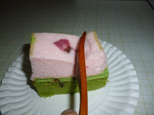 聖瑪莉(國父紀念館店)：翩翩櫻花加上一抺綠意--聖瑪莉抹茶櫻花蛋糕体驗心得