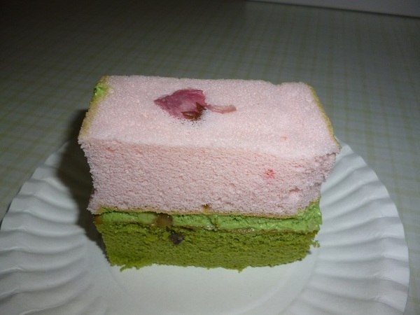 聖瑪莉(國父紀念館店)：翩翩櫻花加上一抺綠意--聖瑪莉抹茶櫻花蛋糕体驗心得