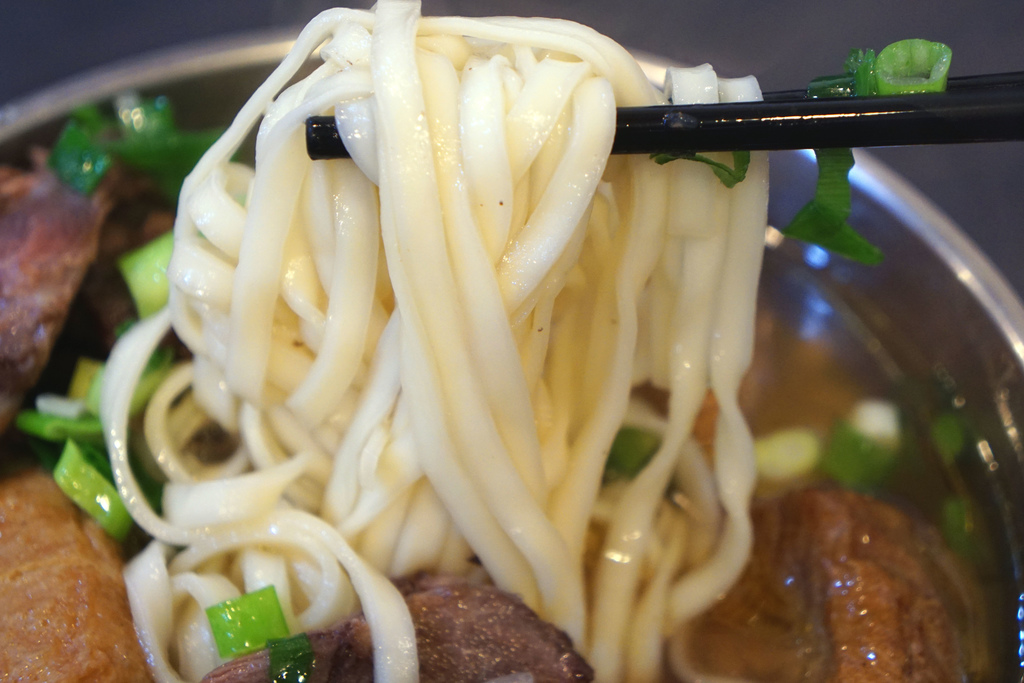 羊肉煨麵+油豆腐