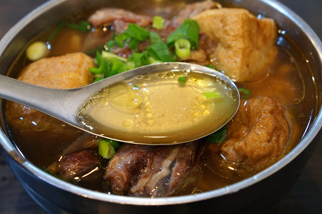 羊肉煨麵+油豆腐