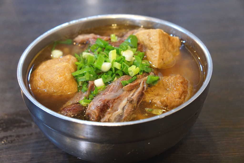 羊肉煨麵+油豆腐