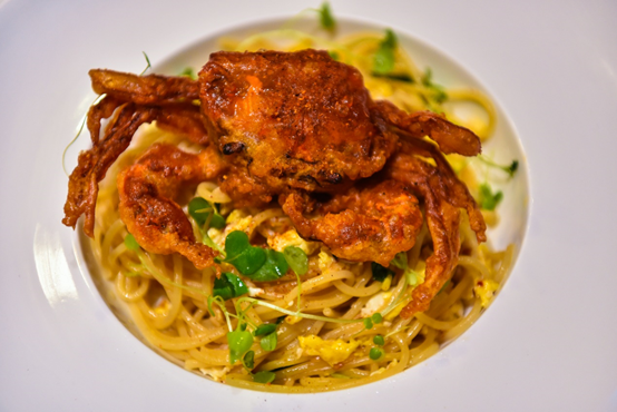 蘑菇pasta:台中龍井區美食-東海商圈高cp值平價美義式料理,首推舒芙蕾厚鬆餅,還有各式主題打卡牆化身為網美!