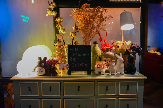 蘑菇pasta:台中龍井區美食-東海商圈高cp值平價美義式料理,首推舒芙蕾厚鬆餅,還有各式主題打卡牆化身為網美!