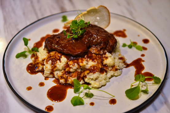 蘑菇pasta:台中龍井區美食-東海商圈高cp值平價美義式料理,首推舒芙蕾厚鬆餅,還有各式主題打卡牆化身為網美!