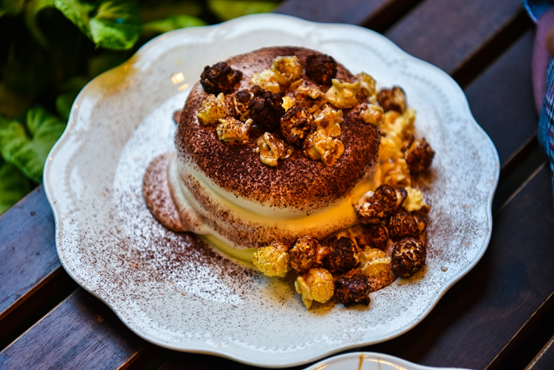 蘑菇pasta:台中龍井區美食-東海商圈高cp值平價美義式料理,首推舒芙蕾厚鬆餅,還有各式主題打卡牆化身為網美!