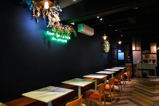 蘑菇pasta:台中龍井區美食-東海商圈高cp值平價美義式料理,首推舒芙蕾厚鬆餅,還有各式主題打卡牆化身為網美!