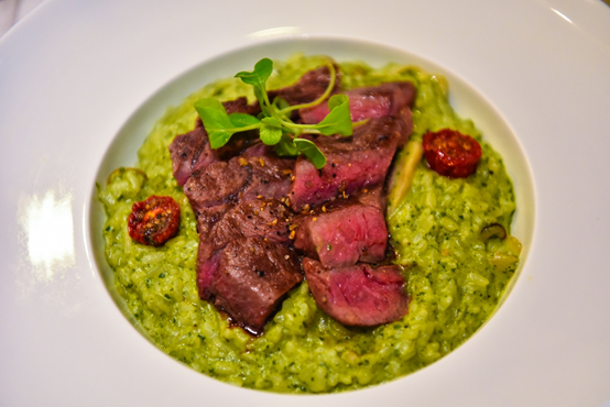 蘑菇pasta:台中龍井區美食-東海商圈高cp值平價美義式料理,首推舒芙蕾厚鬆餅,還有各式主題打卡牆化身為網美!