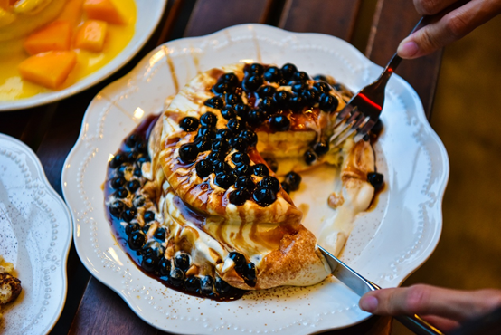 蘑菇pasta:台中龍井區美食-東海商圈高cp值平價美義式料理,首推舒芙蕾厚鬆餅,還有各式主題打卡牆化身為網美!