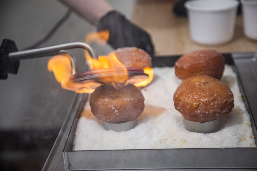 新北市三重區翻轉flip蛋糕甜點｜一週只賣兩天！藏身巷弄老饕才知道的火燒甜甜圈