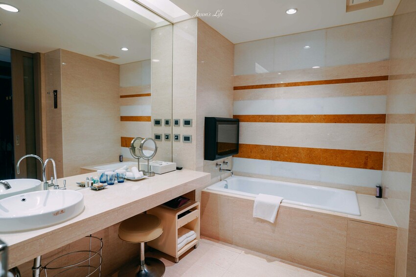 【台中西屯｜住宿】台中商旅。近交流道，台中高CP值住宿，顛覆老品牌迷思，乾淨空間大