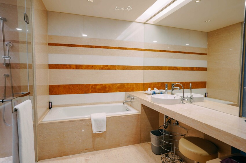 【台中西屯｜住宿】台中商旅。近交流道，台中高CP值住宿，顛覆老品牌迷思，乾淨空間大