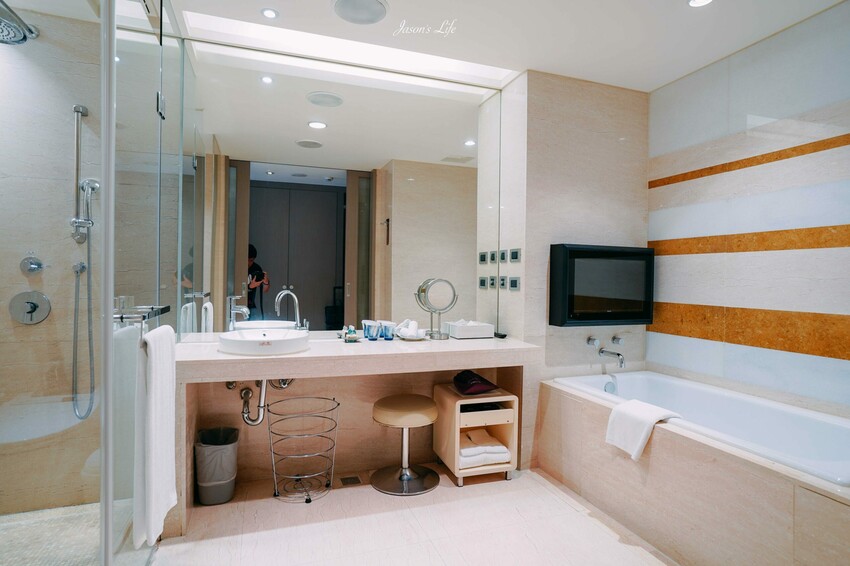 【台中西屯｜住宿】台中商旅。近交流道，台中高CP值住宿，顛覆老品牌迷思，乾淨空間大