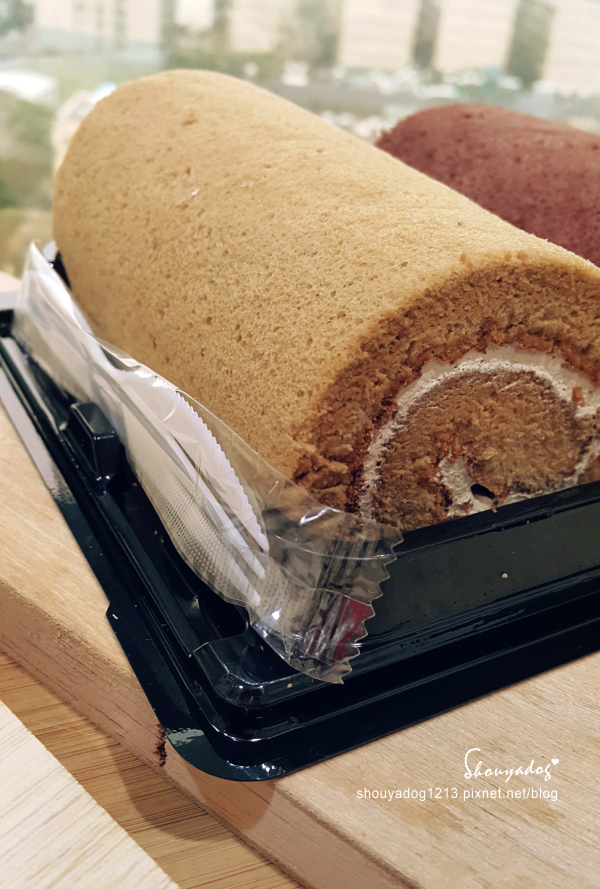 we sweet 雙色卷蛋糕:【甜點蛋糕】全聯自家甜點品牌 we sweet 雙色卷蛋糕