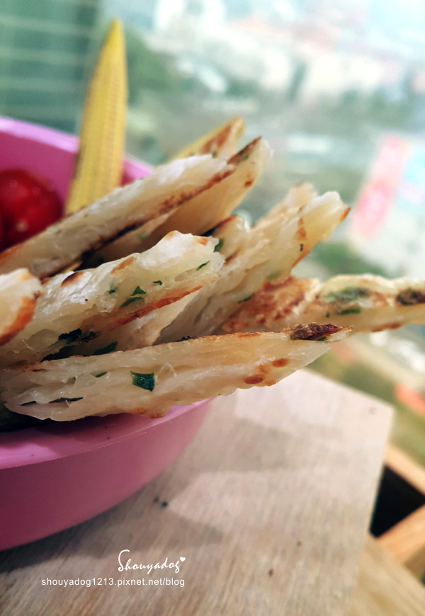 義美香酥蔥油餅：【冷凍食品】下午茶點心的好選擇 義美香酥蔥油餅