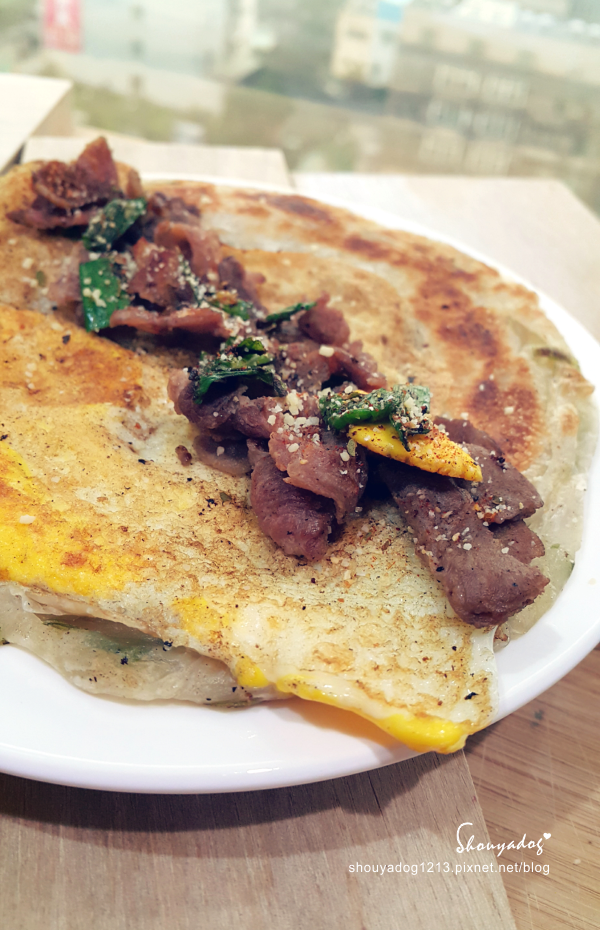 義美香酥蔥油餅：【冷凍食品】下午茶點心的好選擇 義美香酥蔥油餅