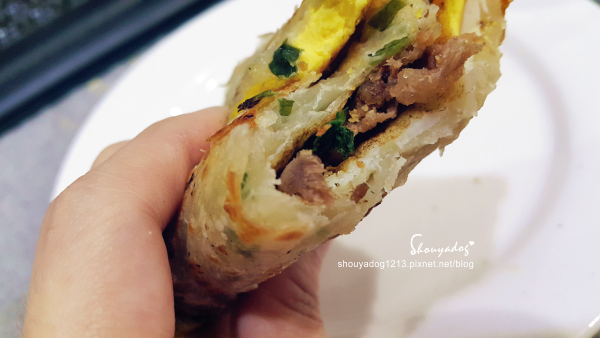 義美香酥蔥油餅：【冷凍食品】下午茶點心的好選擇 義美香酥蔥油餅