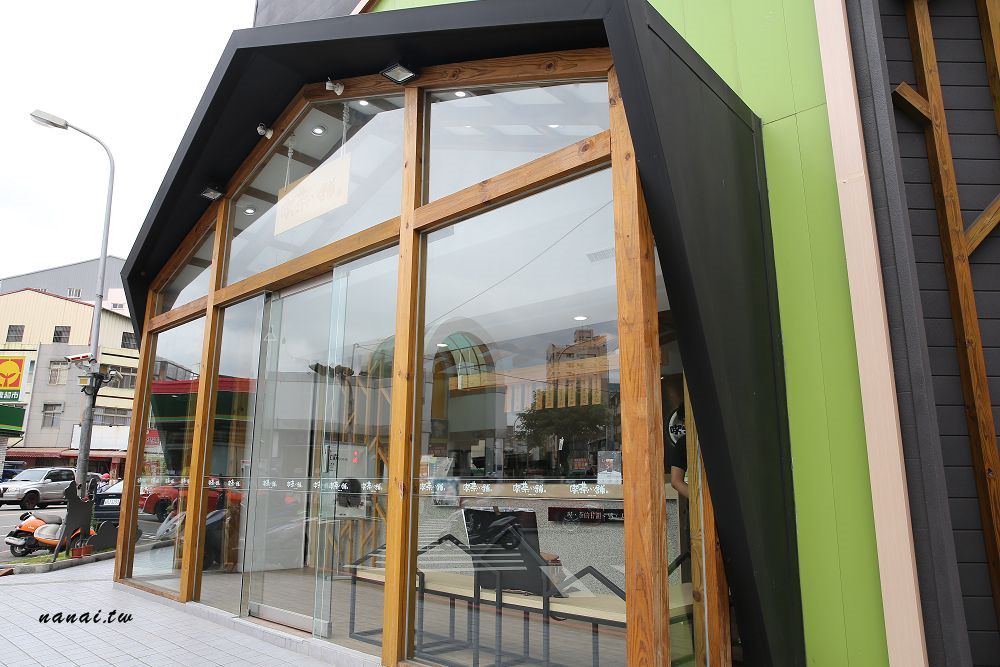 台中喫茶小舖。隱藏在手搖飲界的台灣之光,日系文青木質風格,二星級手搖飲料店 - Nana愛旅行札記