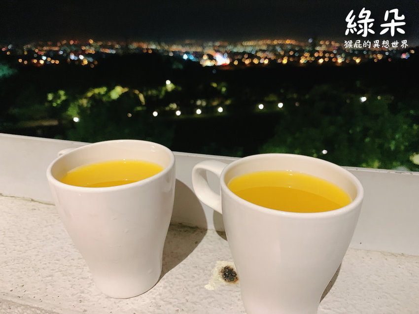 台中,台中夜景,台中夜景咖啡店,台中夜景咖啡廳,台中夜景推薦,台中夜景餐廳,台中好停車餐廳,台中市龍井區台灣大道六段85號,台中景觀咖啡,台中景觀餐廳,台中景觀餐廳2020,台中景觀餐廳下午茶,台中景觀餐廳推薦,台中美食,沙鹿景觀餐廳,綠朵休閒農場,綠朵休閒農場 2020,綠朵休閒農場 交通,綠朵休閒農場 台中,綠朵休閒農場 菜單,綠朵休閒農場 門票,綠朵休閒農場交通,綠朵休閒農場婚禮 @猴屁的異想世界