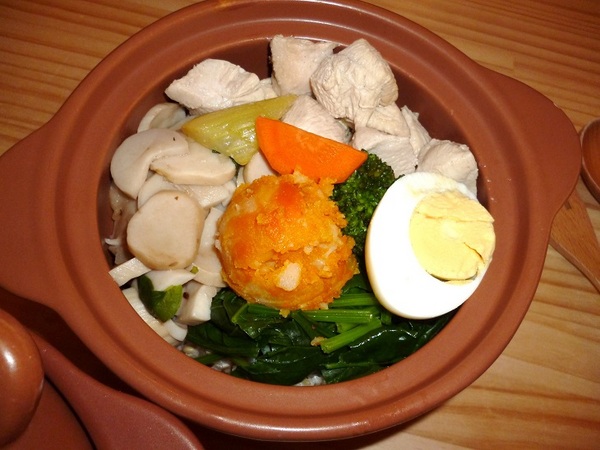 熊老闆輕食水煮:輕鬆乾淨的用餐空間--熊老闆水煮料理餐廳体驗心得