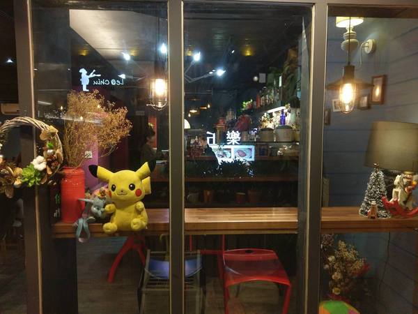 蘑菇pasta：蘑菇pasta-東海商圈義式料裡  餐點、服務都在水準之上  二店開在隔壁  賣的餐點不同  下禮拜再來試試