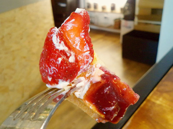 伍伍零-咖啡與餐!!滿足味蕾的森林系玻璃屋