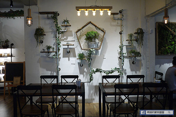 台北美食【伍伍零咖啡與餐】乾燥花咖啡館。士林芝山早午餐推薦