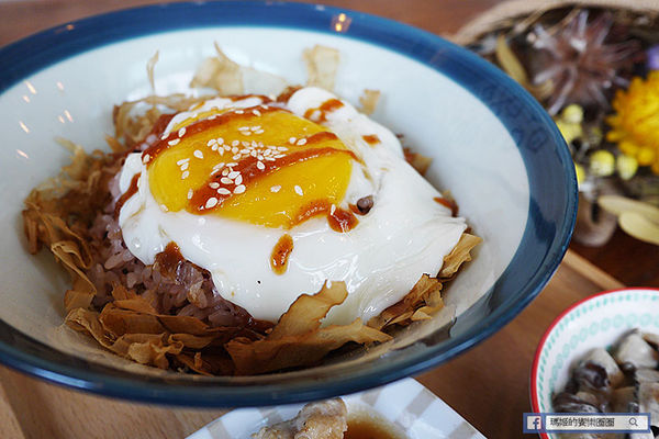 台北美食【伍伍零咖啡與餐】乾燥花咖啡館。士林芝山早午餐推薦