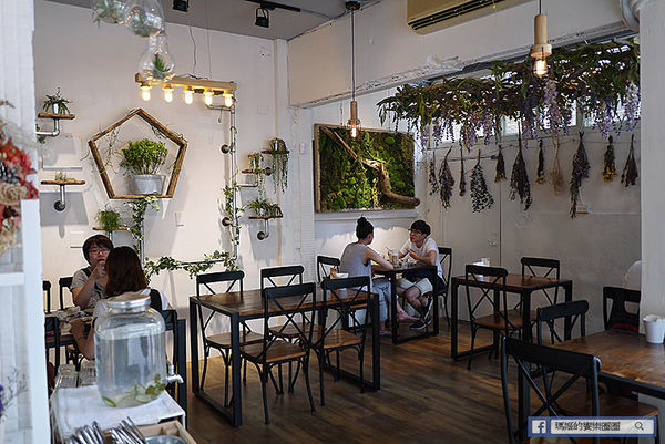 台北美食【伍伍零咖啡與餐】乾燥花咖啡館。士林芝山早午餐推薦
