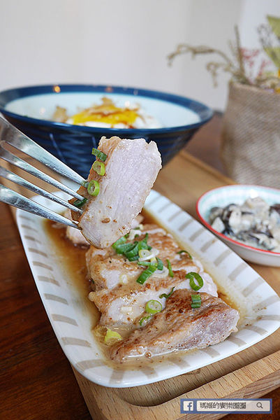 台北美食【伍伍零咖啡與餐】乾燥花咖啡館。士林芝山早午餐推薦