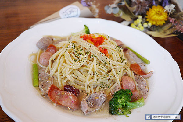 台北美食【伍伍零咖啡與餐】乾燥花咖啡館。士林芝山早午餐推薦