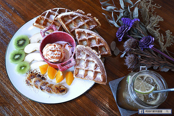 台北美食【伍伍零咖啡與餐】乾燥花咖啡館。士林芝山早午餐推薦