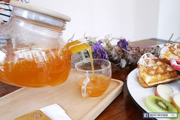 台北美食【伍伍零咖啡與餐】乾燥花咖啡館。士林芝山早午餐推薦