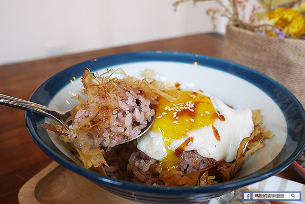 台北美食【伍伍零咖啡與餐】乾燥花咖啡館。士林芝山早午餐推薦