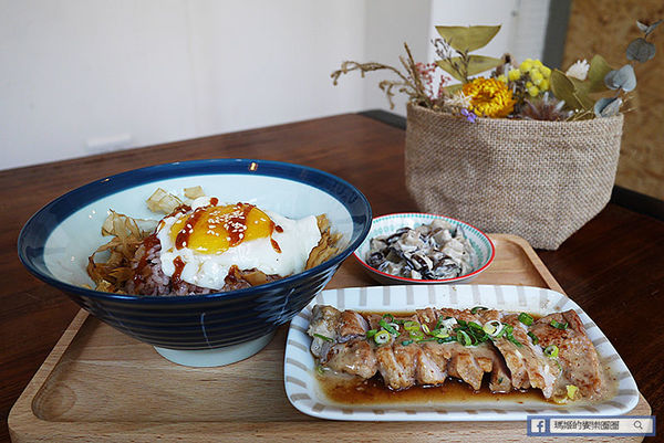 台北美食【伍伍零咖啡與餐】乾燥花咖啡館。士林芝山早午餐推薦