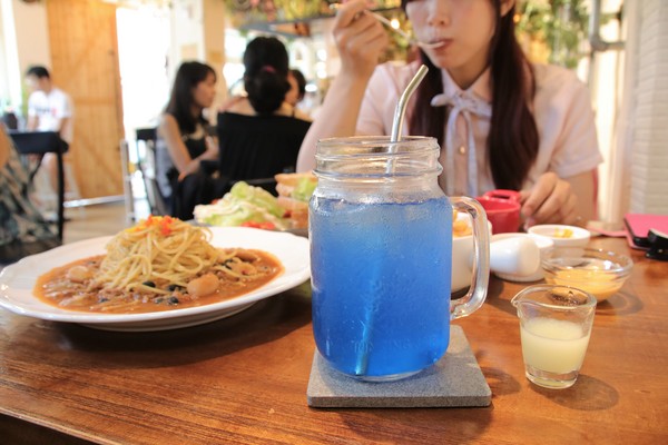 伍伍零-咖啡與餐:【台北美食】士林美食-芝山站早午餐~伍伍零550cafe咖啡,美拍的乾燥花牆,台北約會新地標,IG熱門打卡