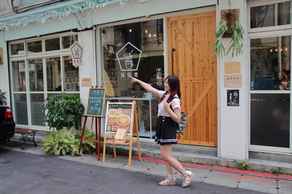 伍伍零-咖啡與餐:【台北美食】士林美食-芝山站早午餐~伍伍零550cafe咖啡,美拍的乾燥花牆,台北約會新地標,IG熱門打卡